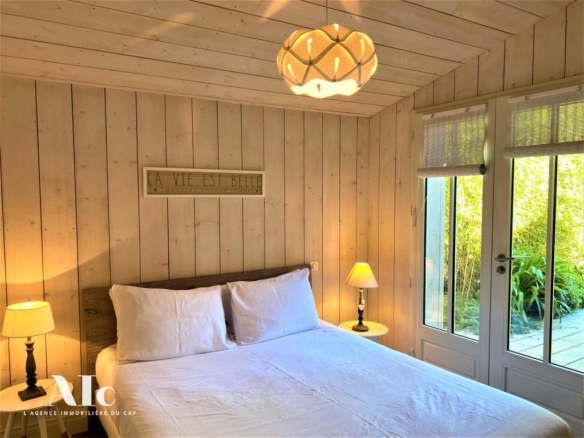 Villa bois marché Ferret