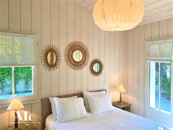 Villa bois marché Ferret