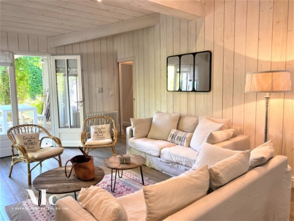 Villa bois marché Ferret