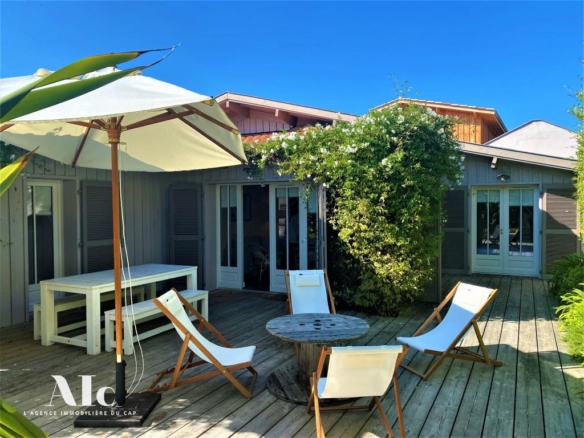 Villa bois marché Ferret