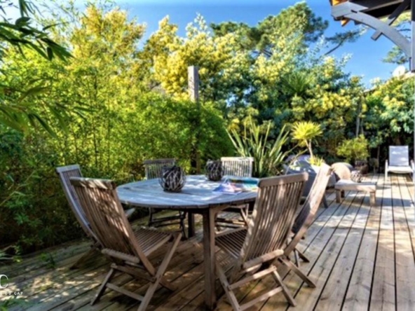villa bois proche marché Ferret