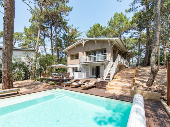 Villa bois La Vigne avec piscine chauffée