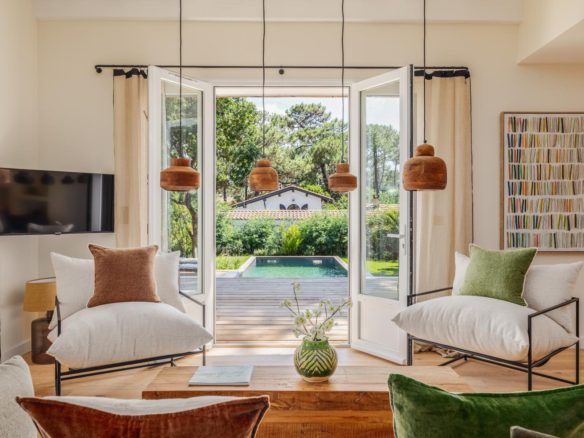 Villa cœur Cap Ferret  - salon sur terrasse et piscine