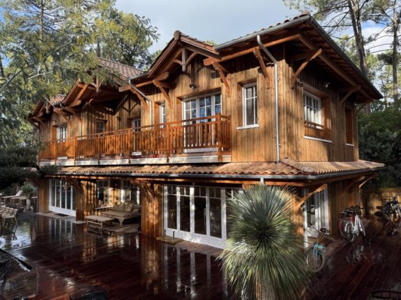 Piraillan superbe villa bois avec piscine